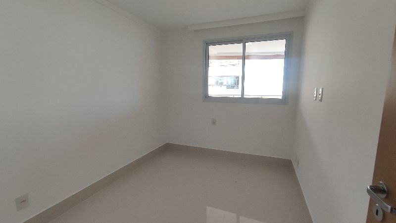 Apartamento à venda com 3 quartos, 101m² - Foto 2