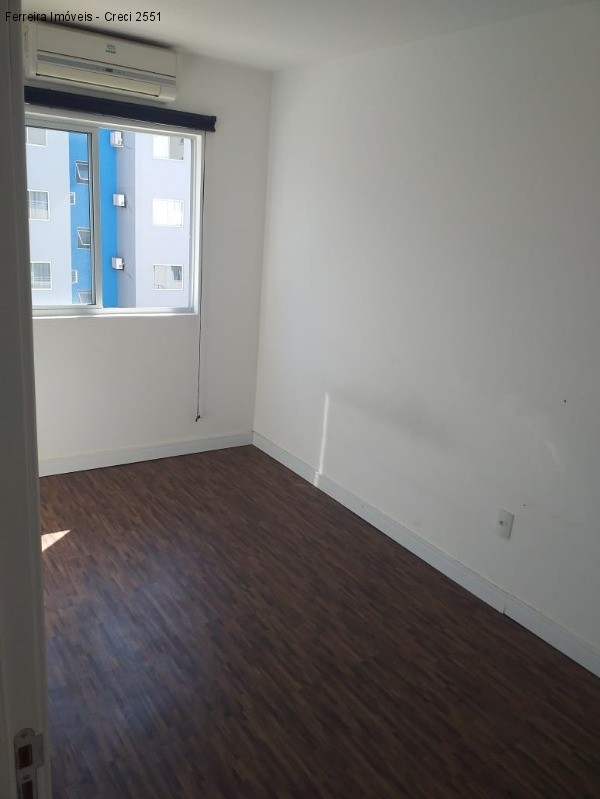 Apartamento à venda com 2 quartos, 56m² - Foto 2