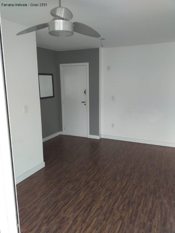 Apartamento à venda com 2 quartos, 56m² - Foto 11