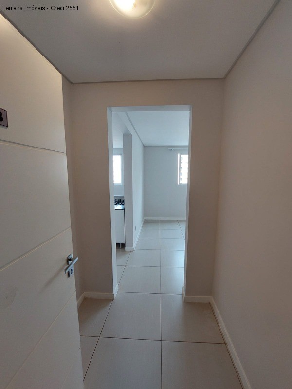 Apartamento para alugar com 1 quarto, 40m² - Foto 13