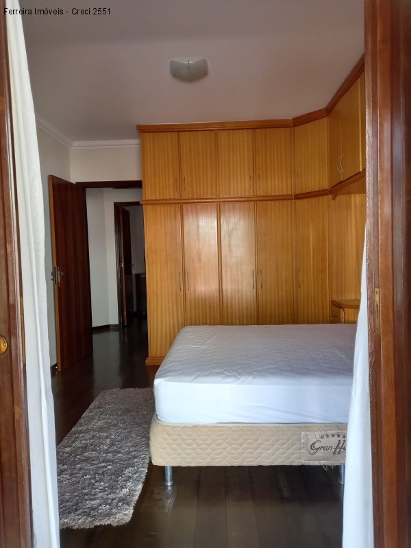 Casa à venda com 3 quartos, 240m² - Foto 13