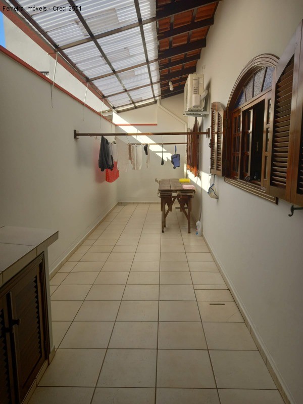 Casa à venda com 3 quartos, 240m² - Foto 7