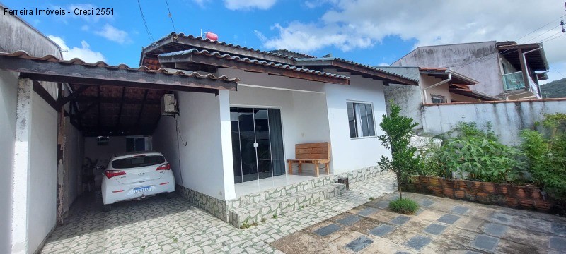 Casa à venda com 3 quartos, 100m² - Foto 1