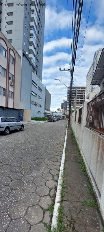 Apartamento para alugar com 4 quartos, 150m² - Foto 2