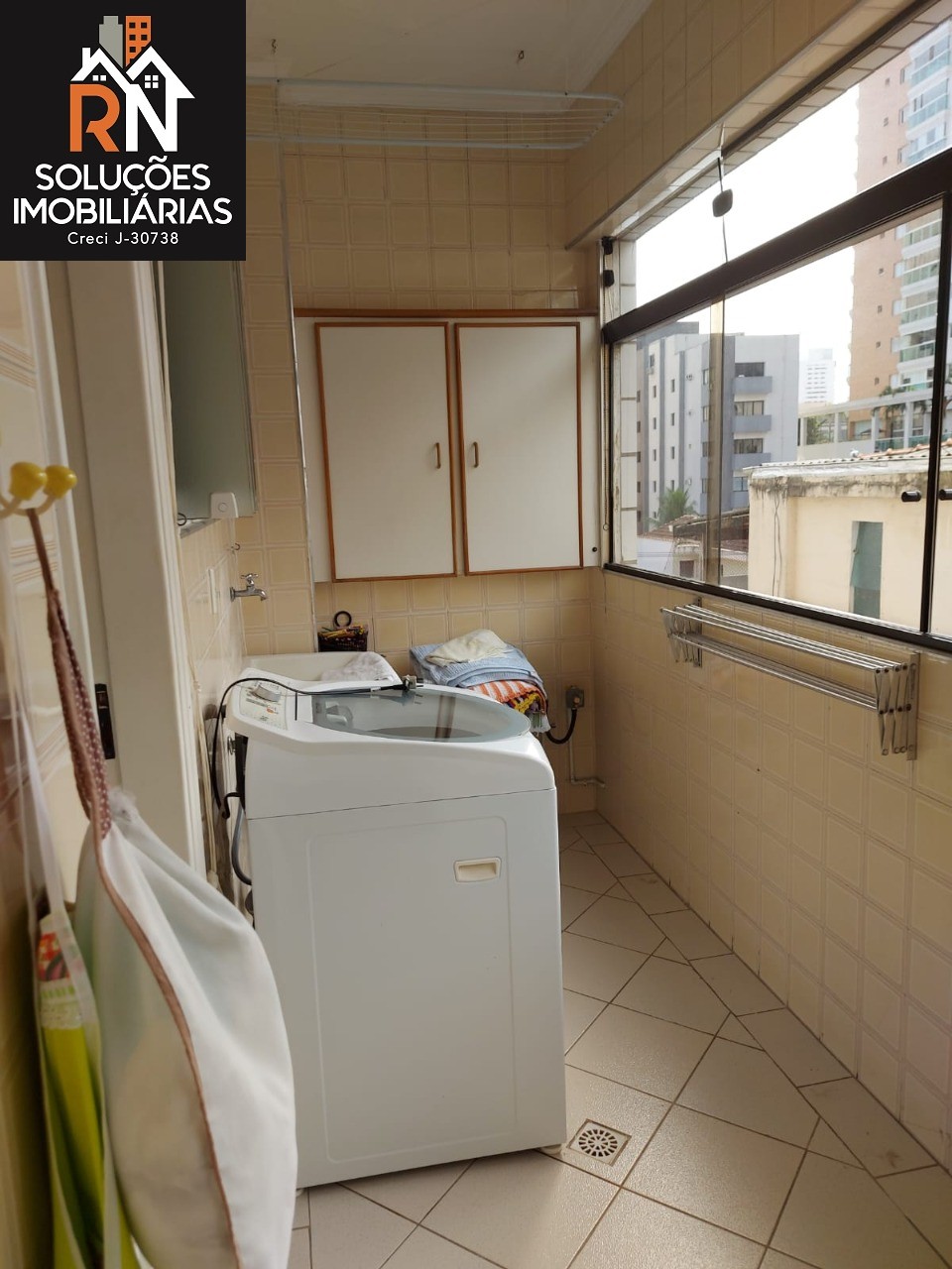 Apartamento à venda com 3 quartos, 139m² - Foto 2