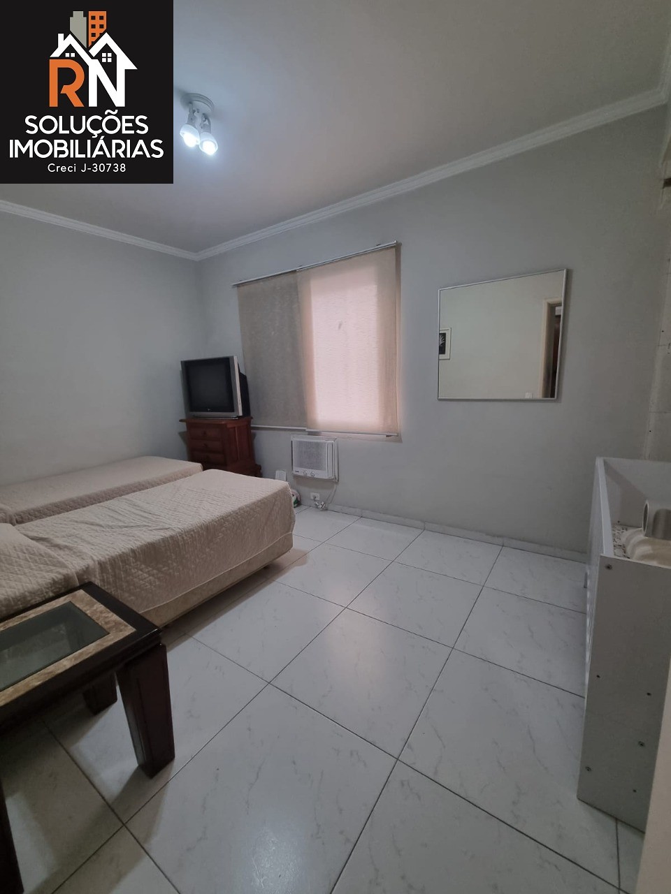 Apartamento para alugar com 3 quartos, 180m² - Foto 2