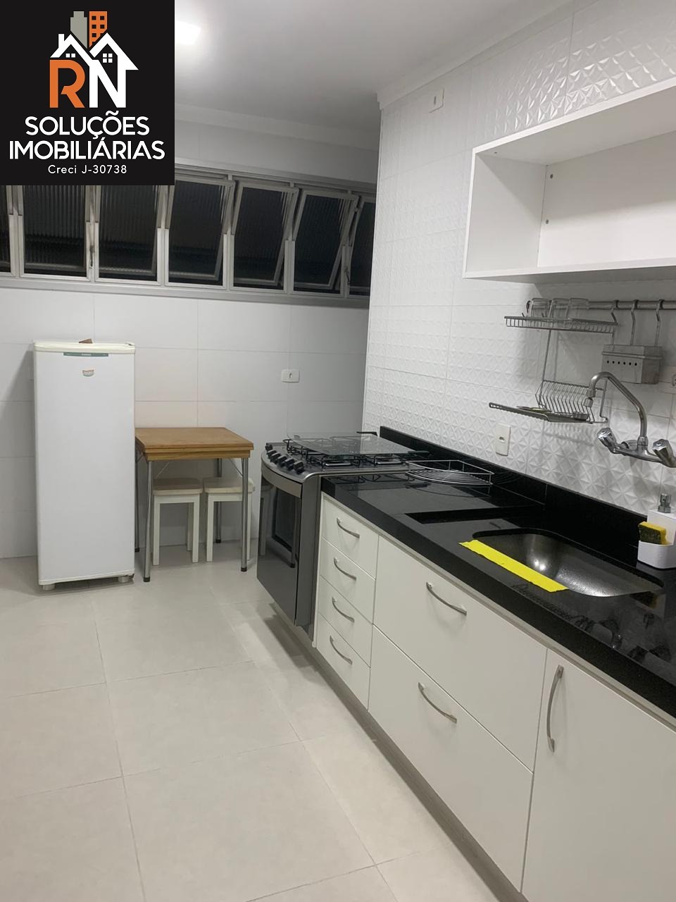 Apartamento para alugar com 2 quartos, 113m² - Foto 11