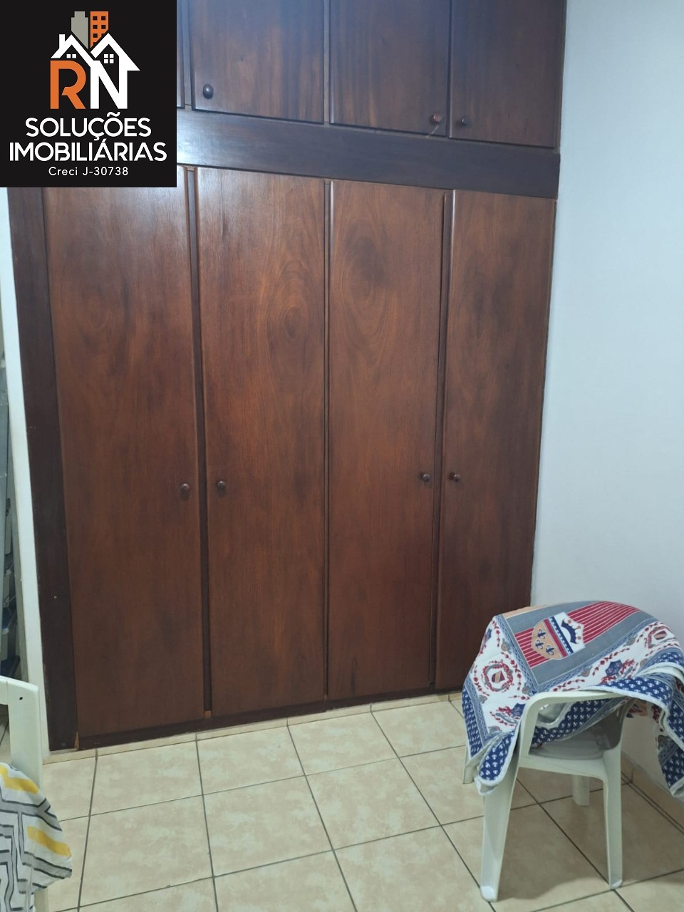 Apartamento à venda com 2 quartos, 70m² - Foto 3