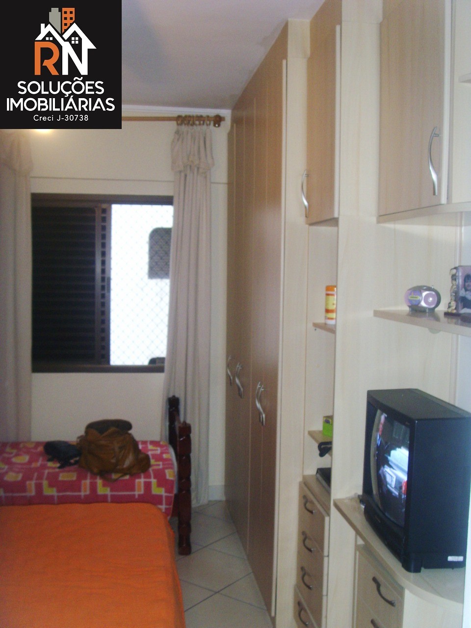 Apartamento à venda com 3 quartos, 80m² - Foto 2