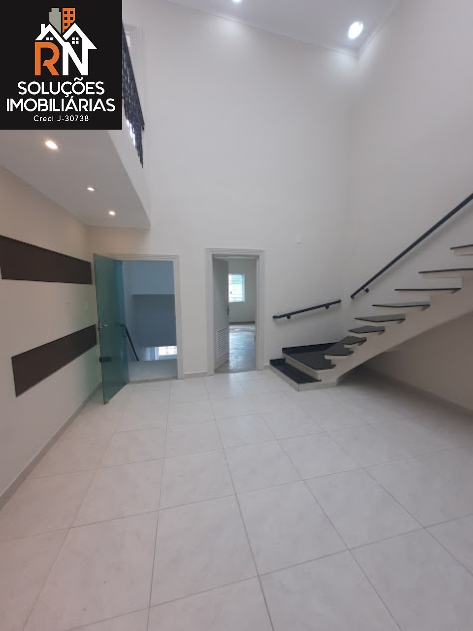 Sobrado para alugar com 2 quartos, 100m² - Foto 1