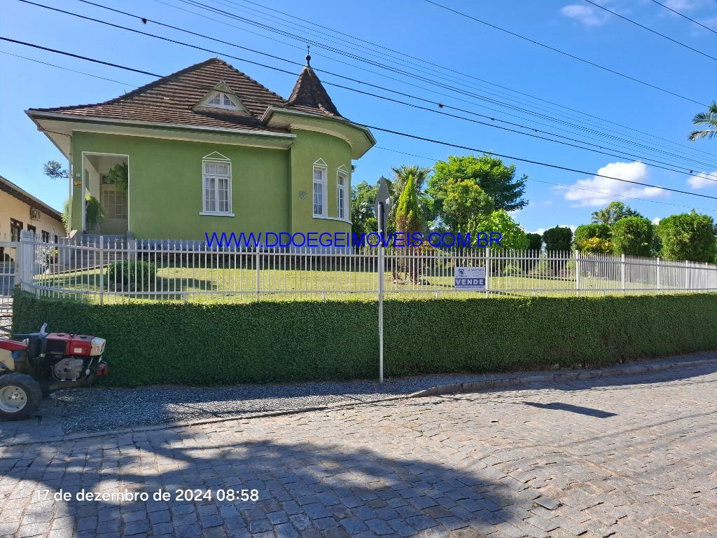 Casa à venda com 6 quartos, 380m² - Foto 3