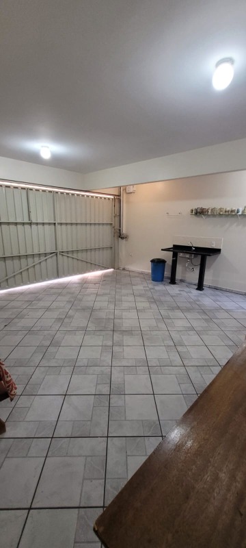 Sobrado à venda com 4 quartos, 257m² - Foto 2