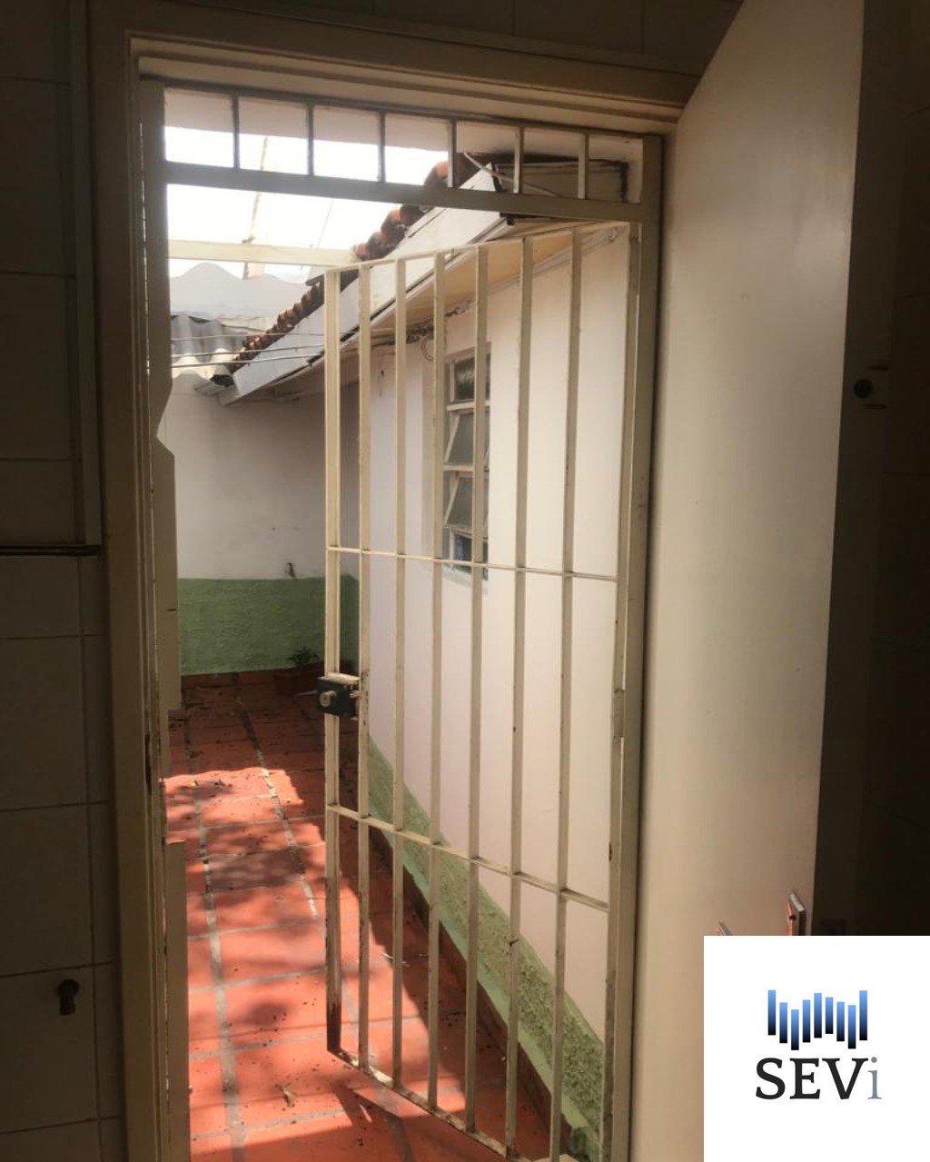 Casa à venda com 3 quartos, 200m² - Foto 26