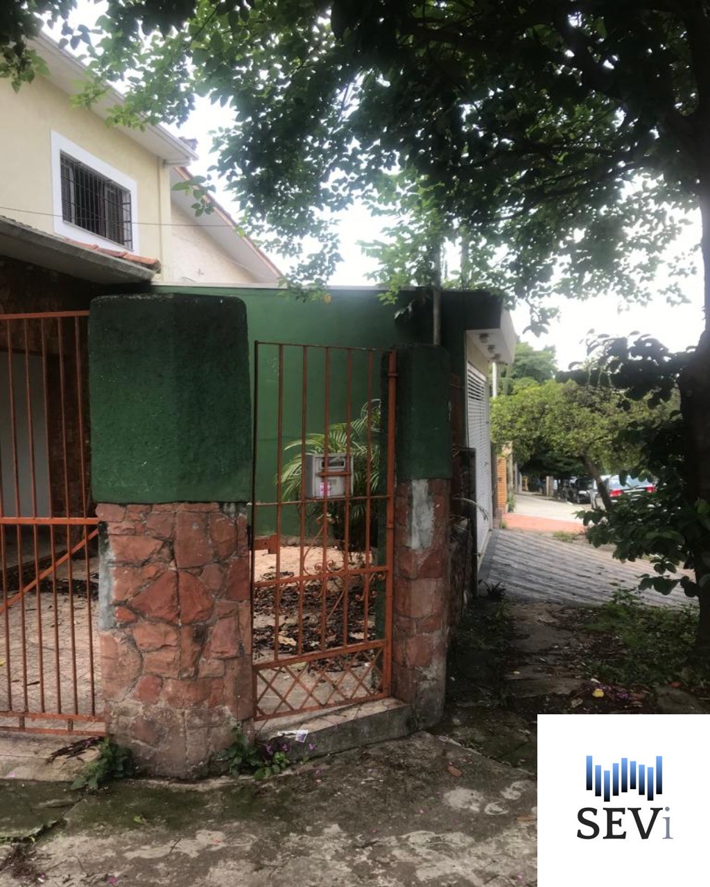 Casa à venda com 3 quartos, 200m² - Foto 2