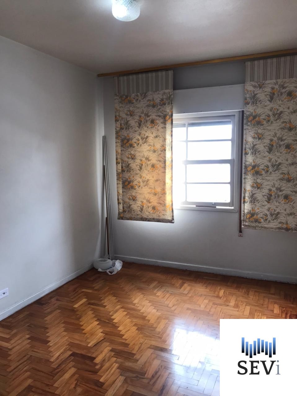 Apartamento à venda com 1 quarto, 53m² - Foto 2