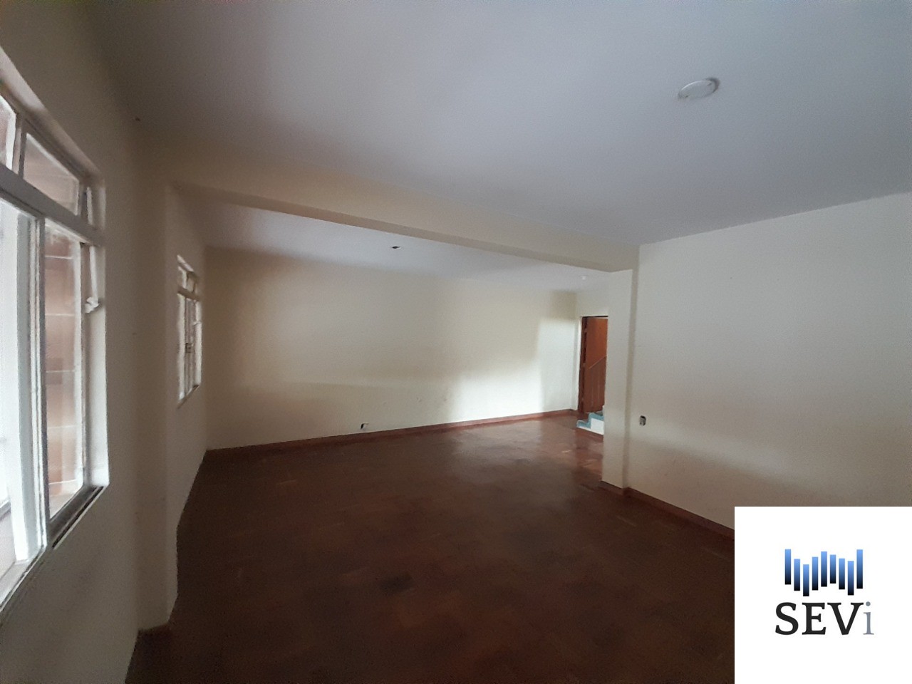 Casa à venda com 3 quartos, 150m² - Foto 4