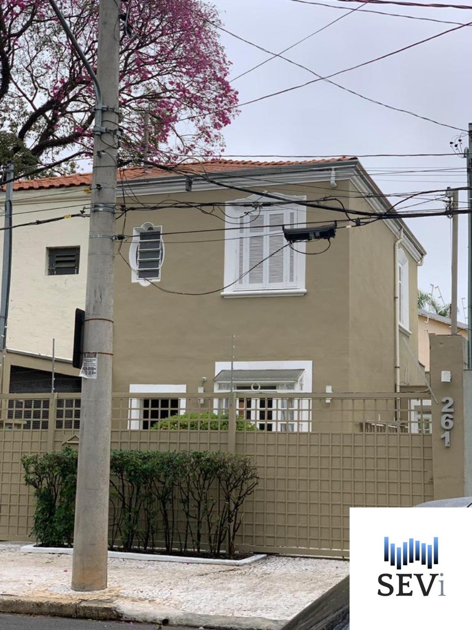 Casa para alugar com 2 quartos, 220m² - Foto 2