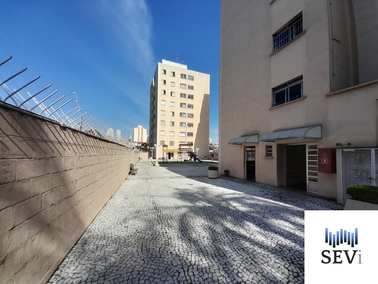 Apartamento à venda com 2 quartos, 68m² - Foto 3