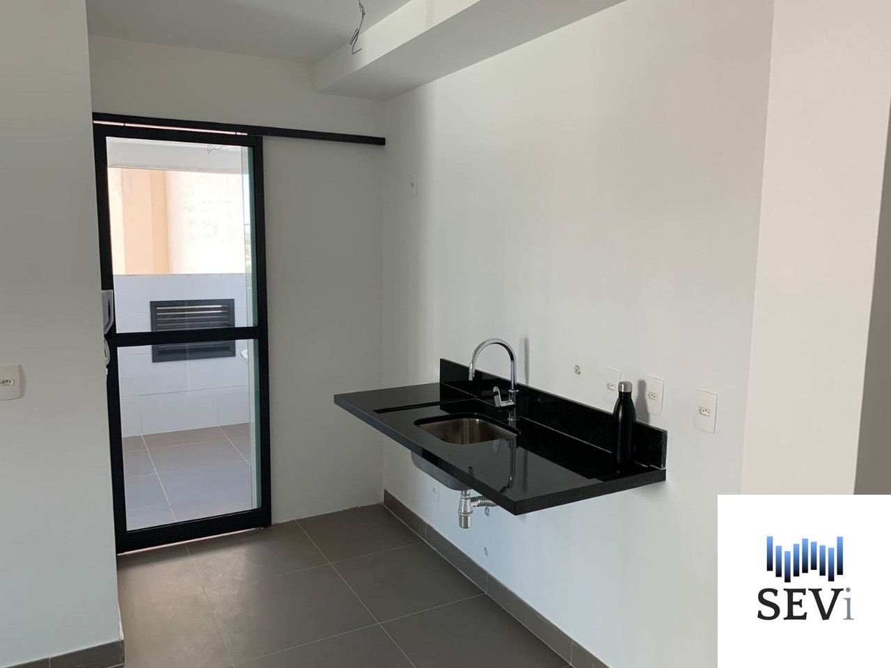 Apartamento à venda com 2 quartos, 64m² - Foto 7