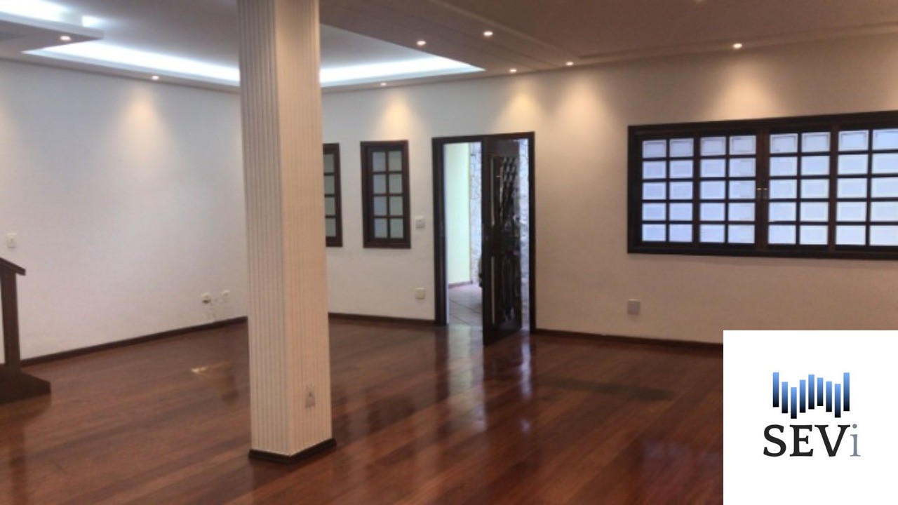 Casa à venda com 3 quartos, 500m² - Foto 1