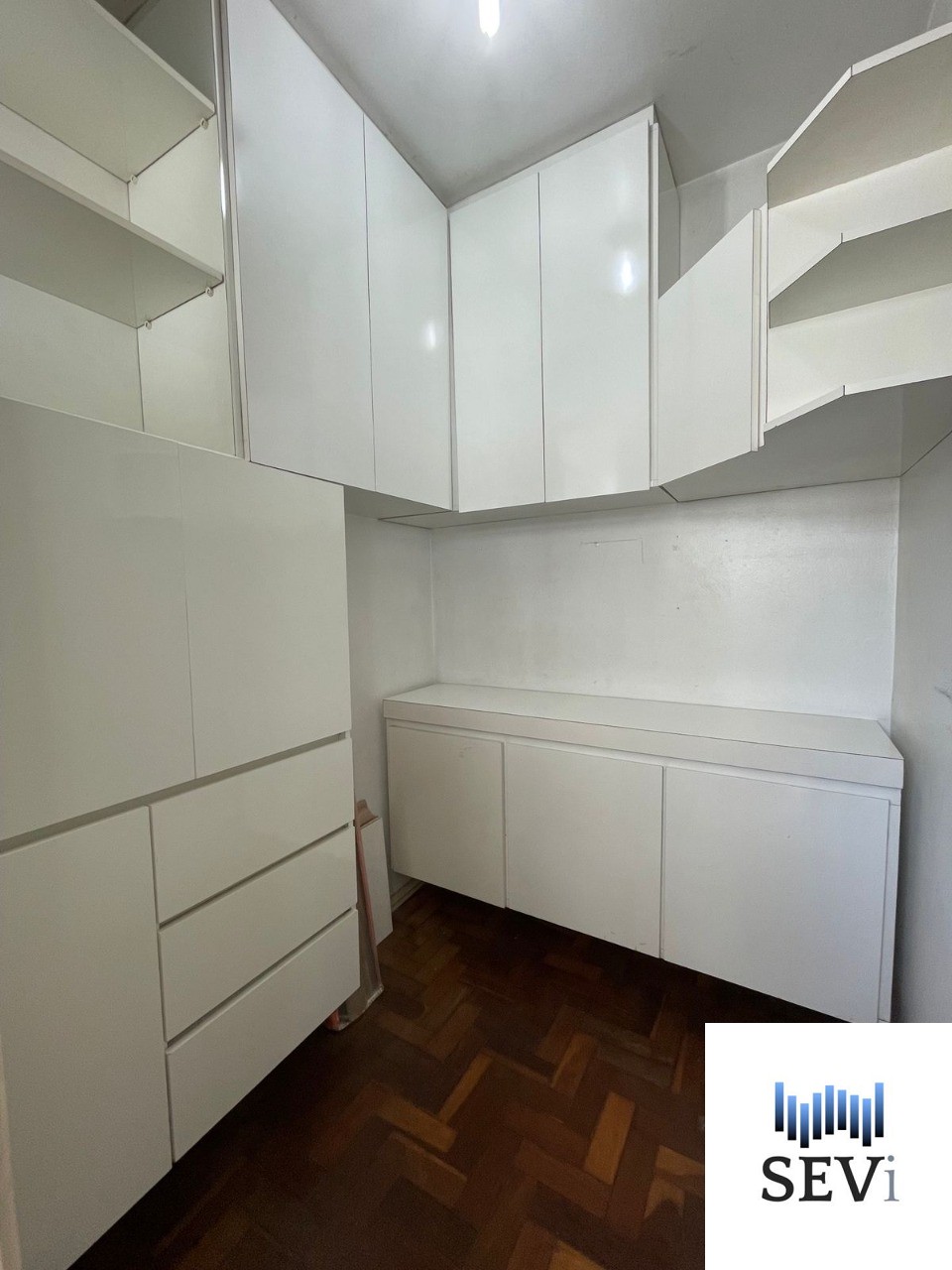 Apartamento à venda com 2 quartos, 67m² - Foto 8