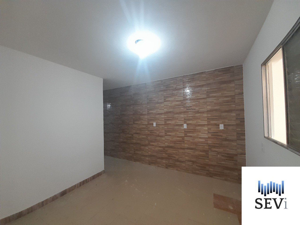 Casa para alugar com 2 quartos, 65m² - Foto 1