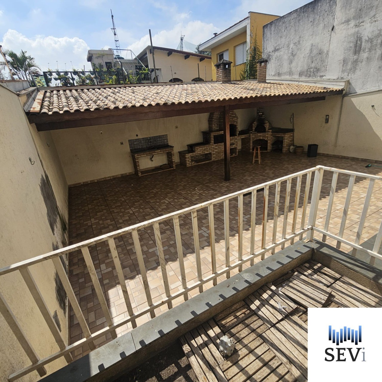 Casa para alugar com 4 quartos, 300m² - Foto 12