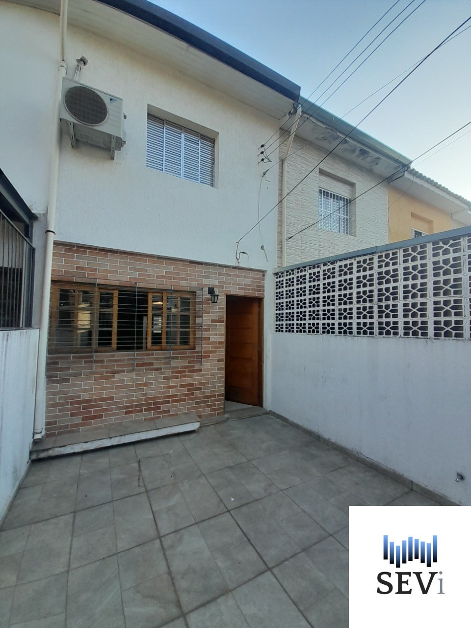 Casa para alugar com 2 quartos, 90m² - Foto 1