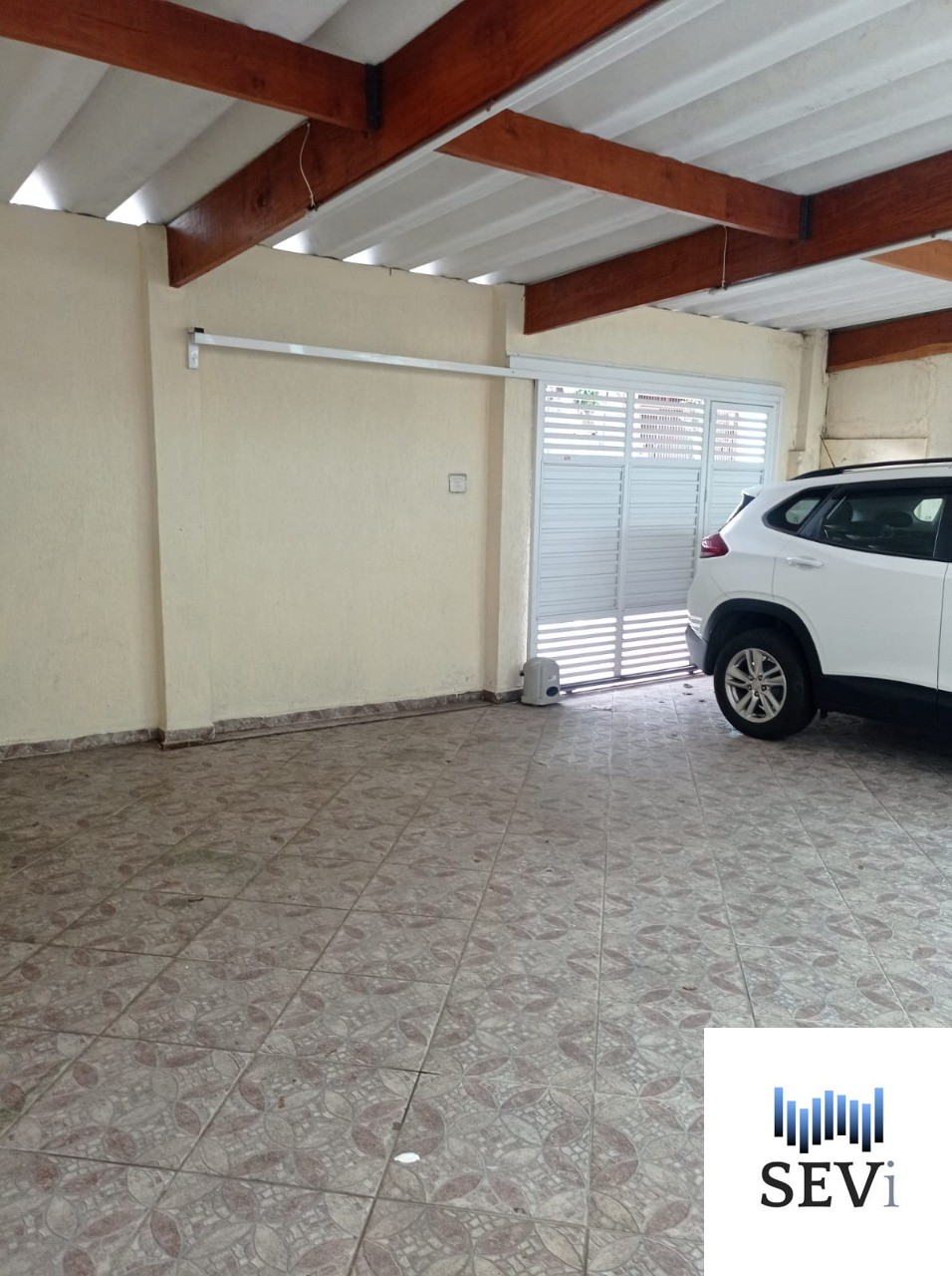 Casa à venda e aluguel com 3 quartos, 190m² - Foto 3