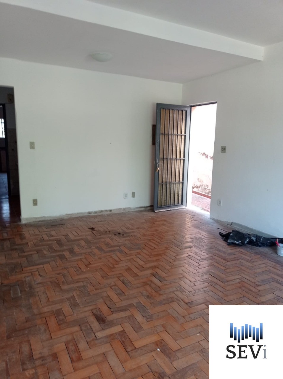 Casa para alugar com 3 quartos, 177m² - Foto 1