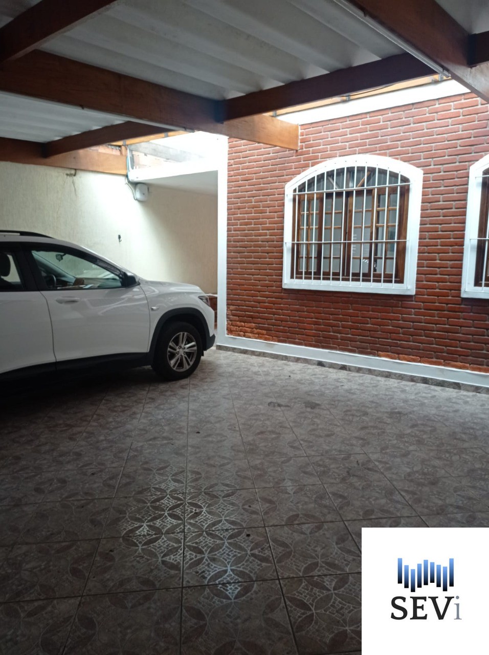 Casa à venda e aluguel com 3 quartos, 190m² - Foto 1