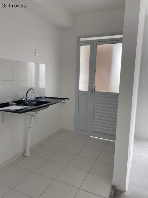 Apartamento à venda com 2 quartos, 42m² - Foto 9