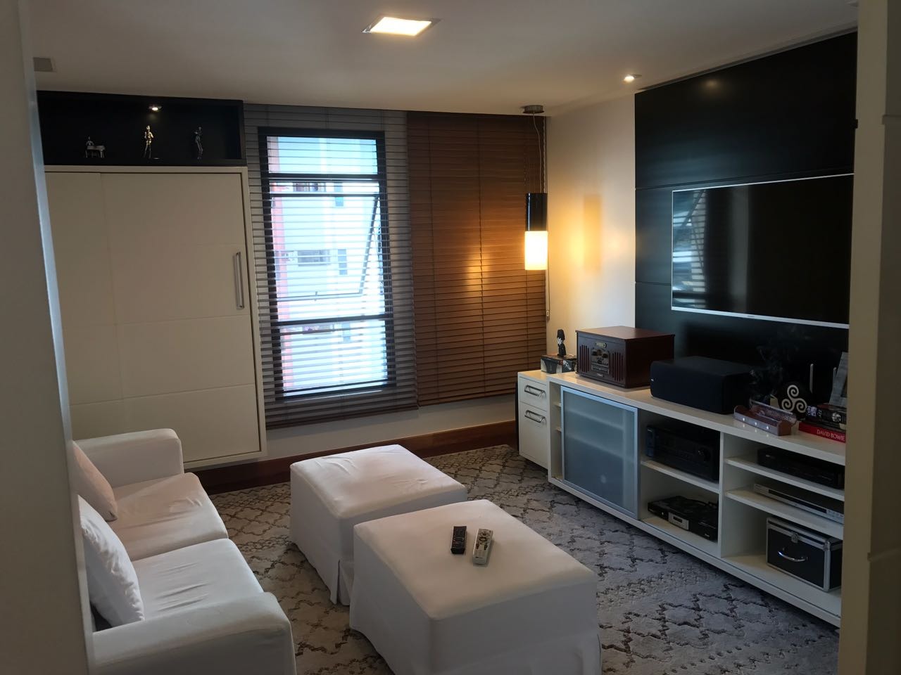 Apartamento à venda com 4 quartos, 225m² - Foto 4