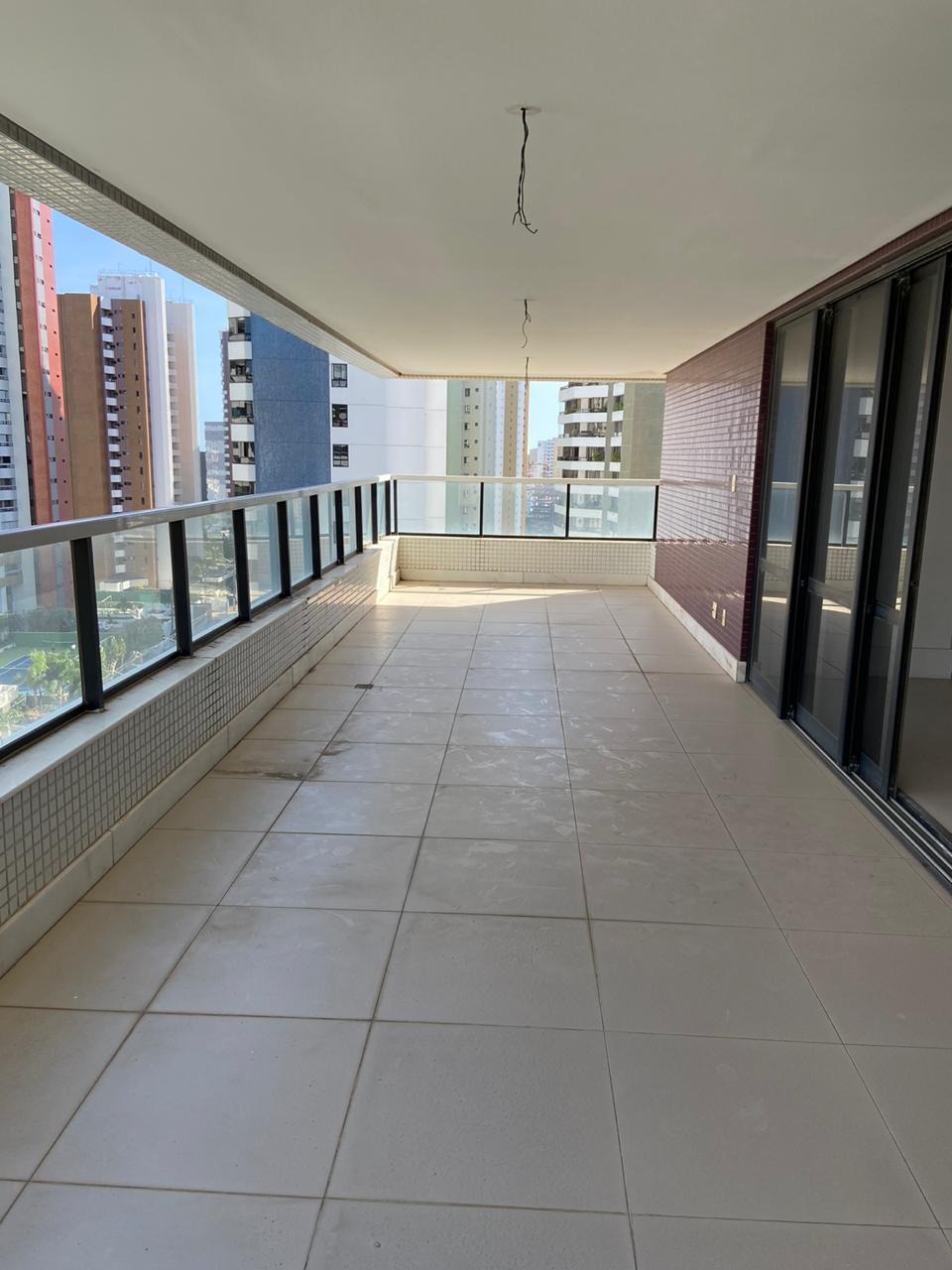 Apartamento à venda com 4 quartos, 298m² - Foto 1