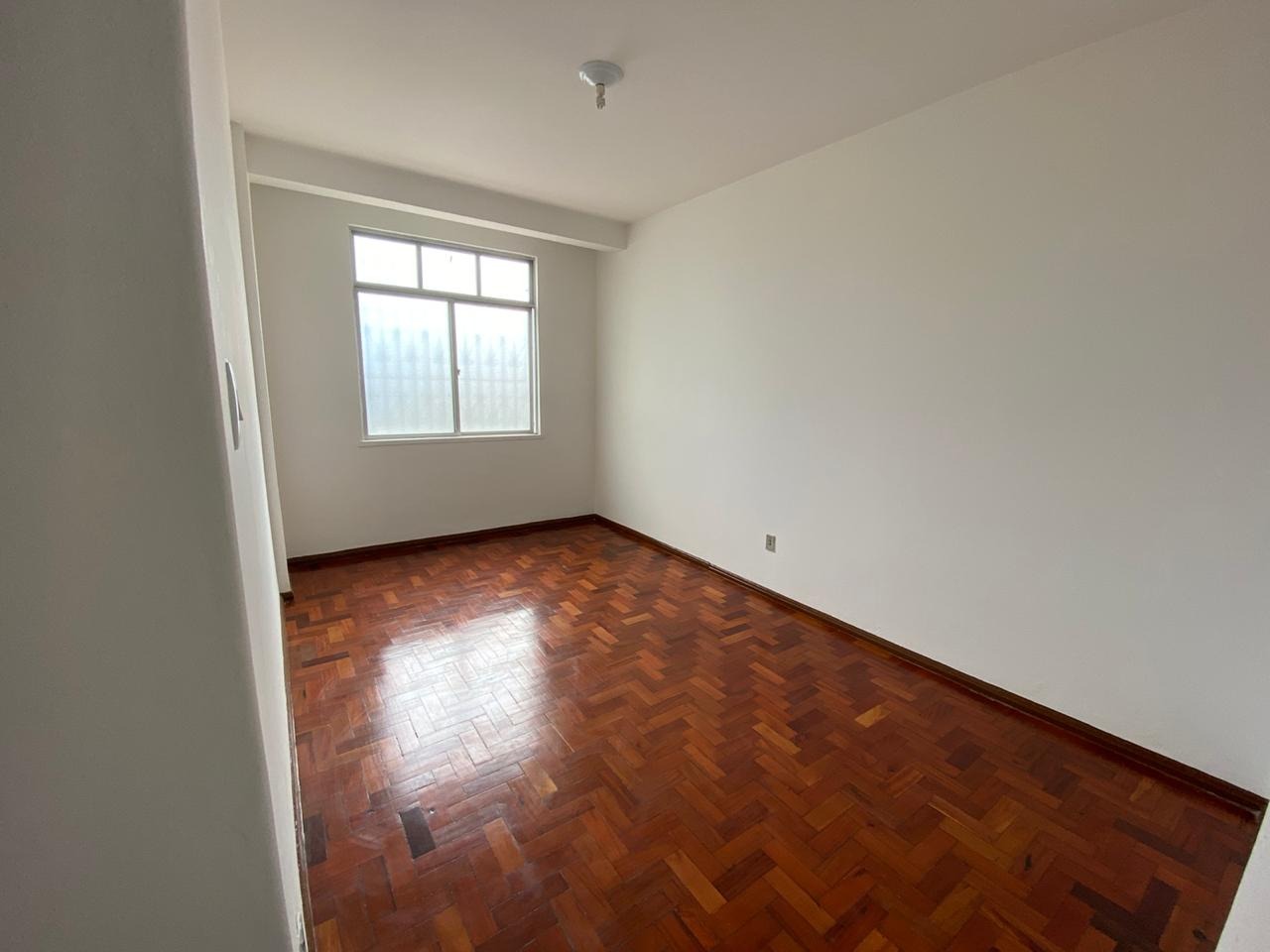 Apartamento à venda com 2 quartos, 78m² - Foto 2