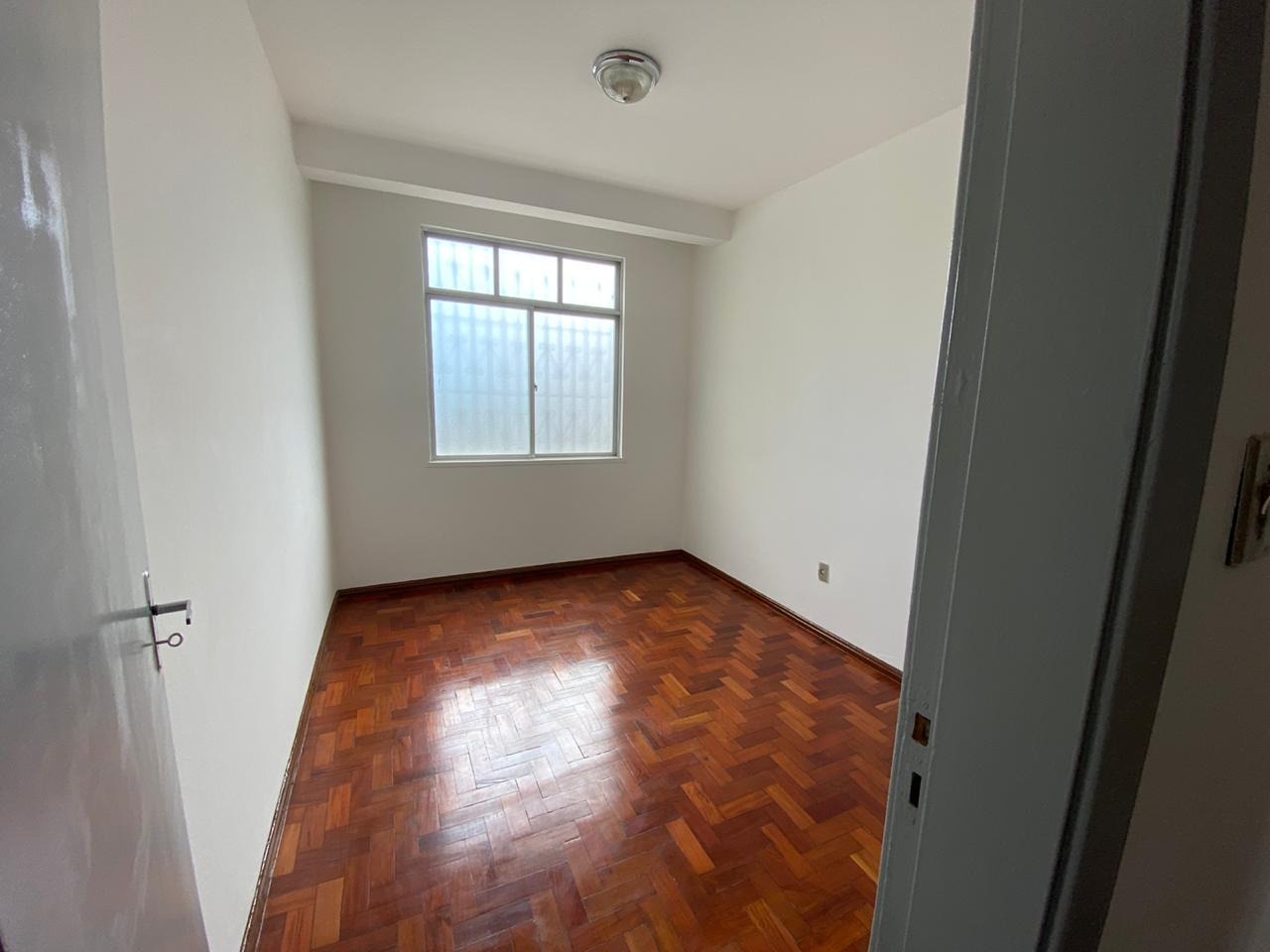 Apartamento à venda com 2 quartos, 78m² - Foto 3