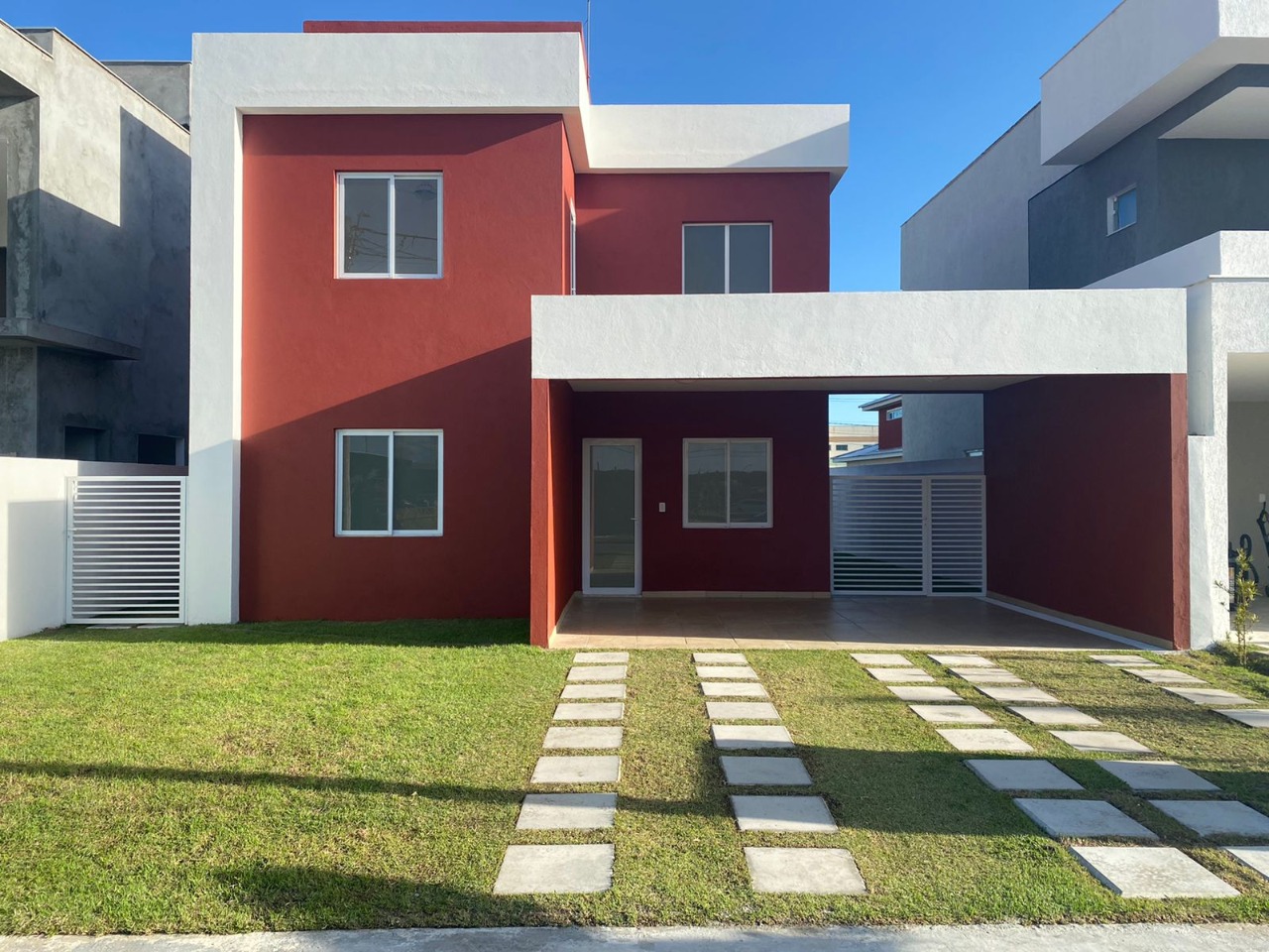 Casa de Condomínio à venda com 3 quartos, 203m² - Foto 1