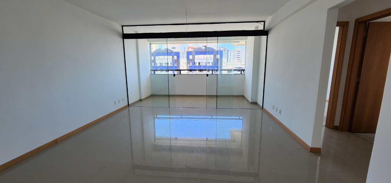 Apartamento à venda com 3 quartos, 123m² - Foto 1