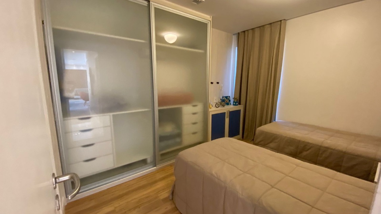 Apartamento à venda com 3 quartos, 156m² - Foto 8