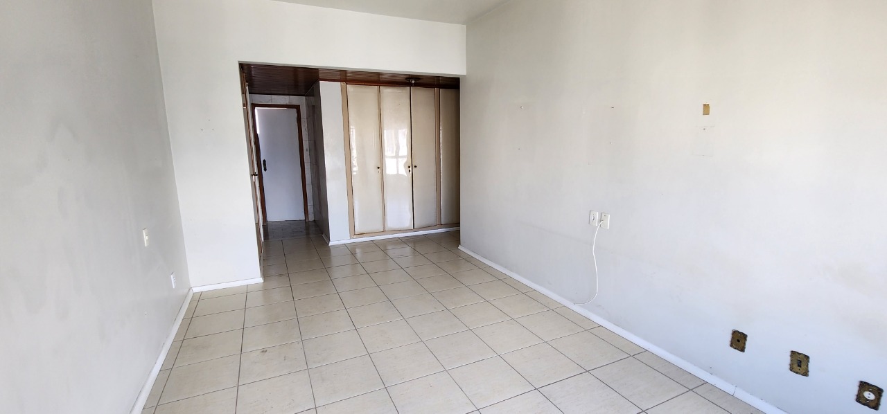 Apartamento à venda com 4 quartos, 190m² - Foto 12