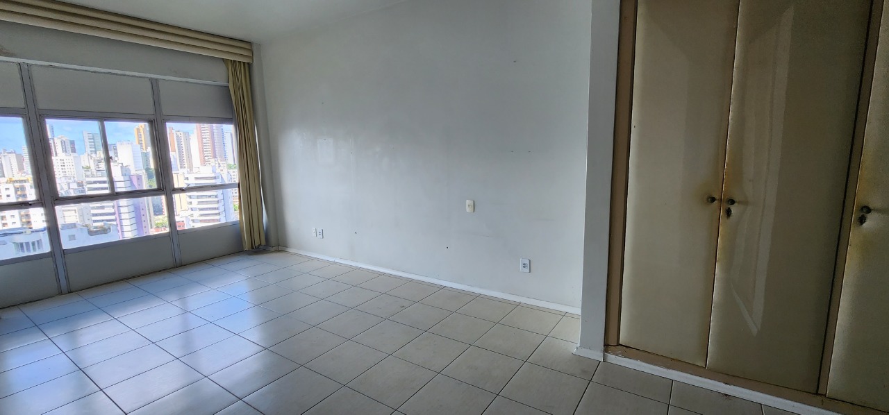 Apartamento à venda com 4 quartos, 190m² - Foto 11