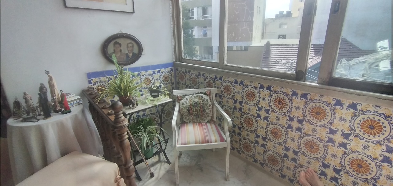 Apartamento à venda com 3 quartos, 160m² - Foto 2