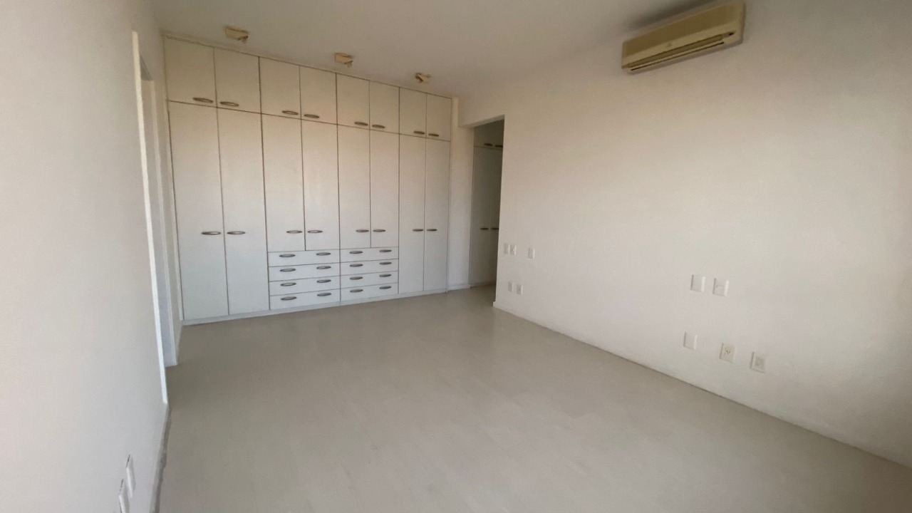 Apartamento à venda com 4 quartos, 250m² - Foto 12