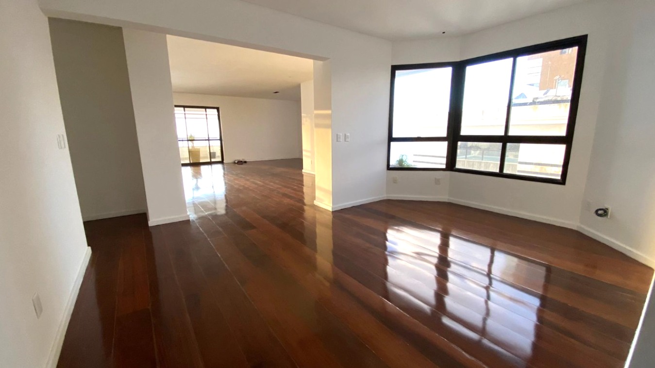 Apartamento para alugar com 4 quartos, 250m² - Foto 5