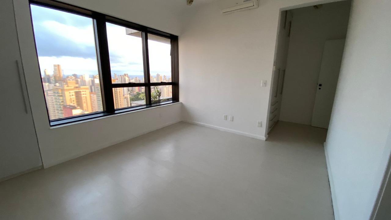 Apartamento para alugar com 4 quartos, 250m² - Foto 8