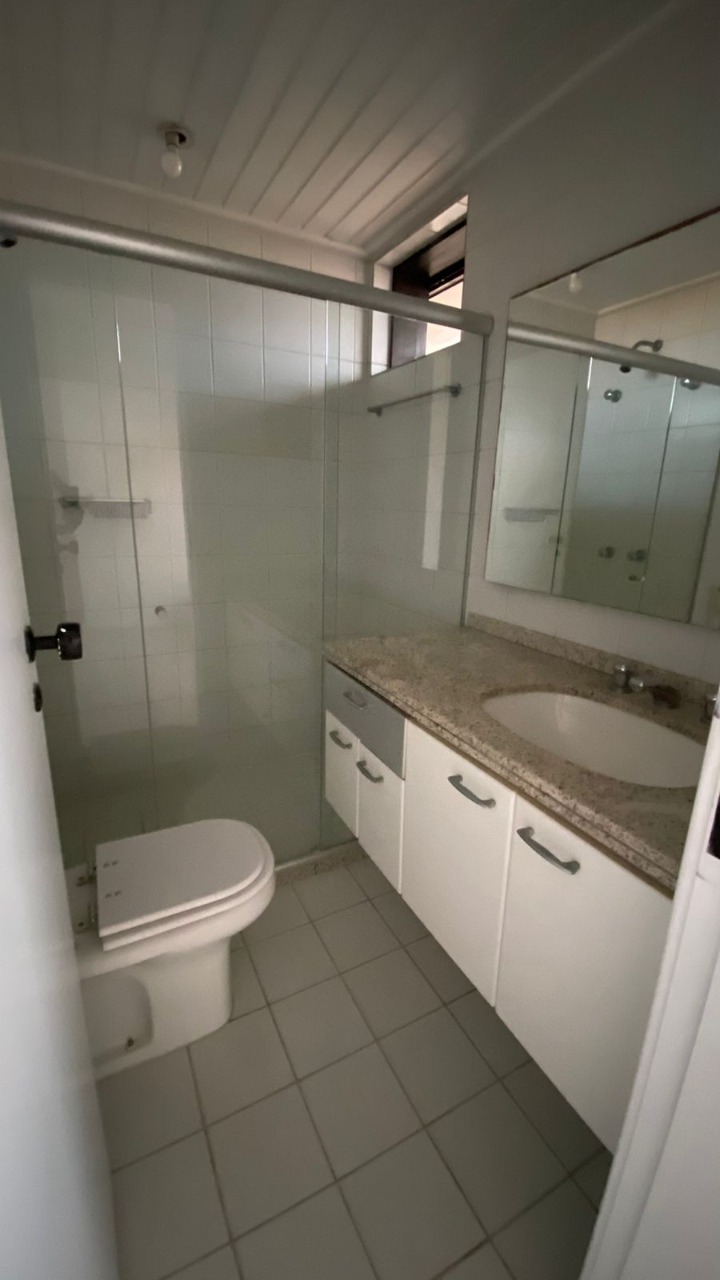 Apartamento para alugar com 4 quartos, 250m² - Foto 17