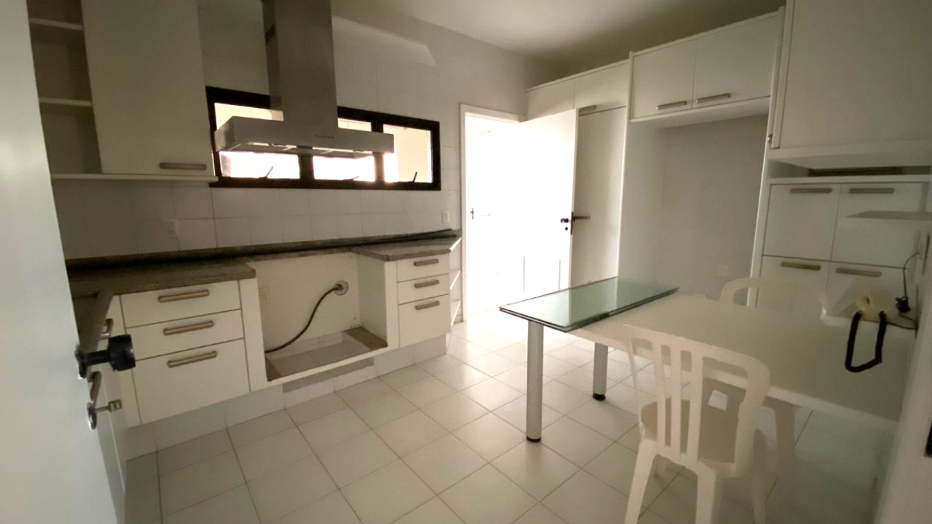 Apartamento para alugar com 4 quartos, 250m² - Foto 19