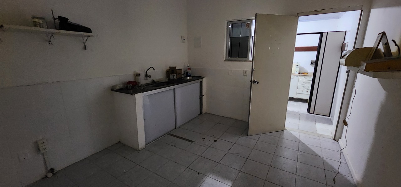 Prédio Inteiro para alugar com 12 quartos, 276m² - Foto 7