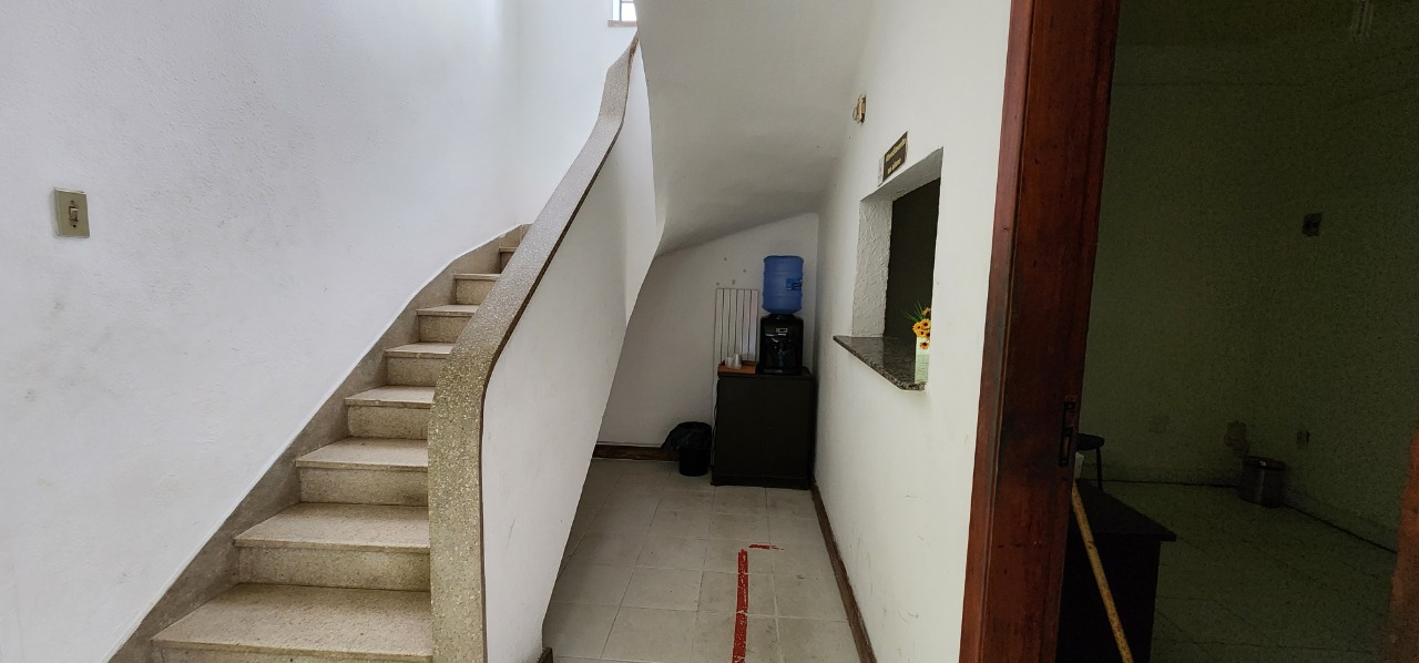 Prédio Inteiro para alugar com 12 quartos, 276m² - Foto 4