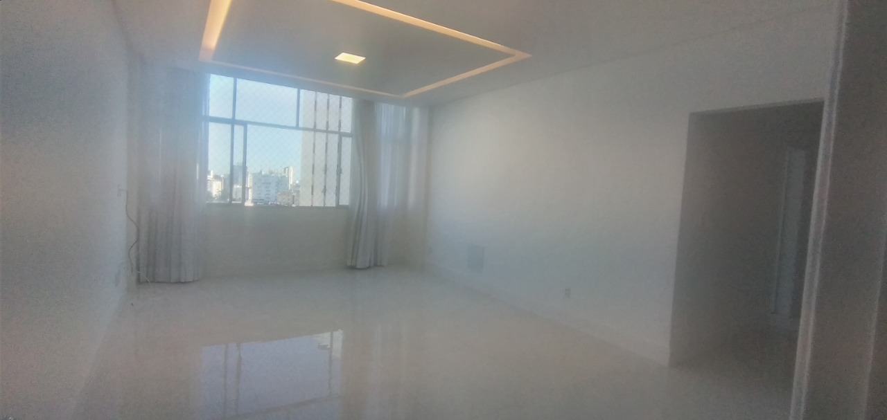 Apartamento para alugar com 3 quartos, 130m² - Foto 1